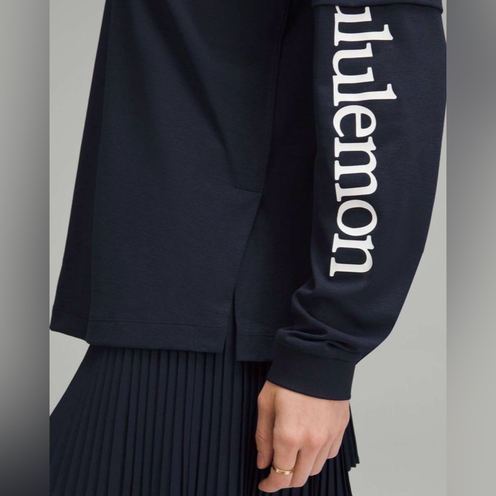 Lululemon Layered Long-Sleeve T-Shirt *Tennis Club
True Navy / White